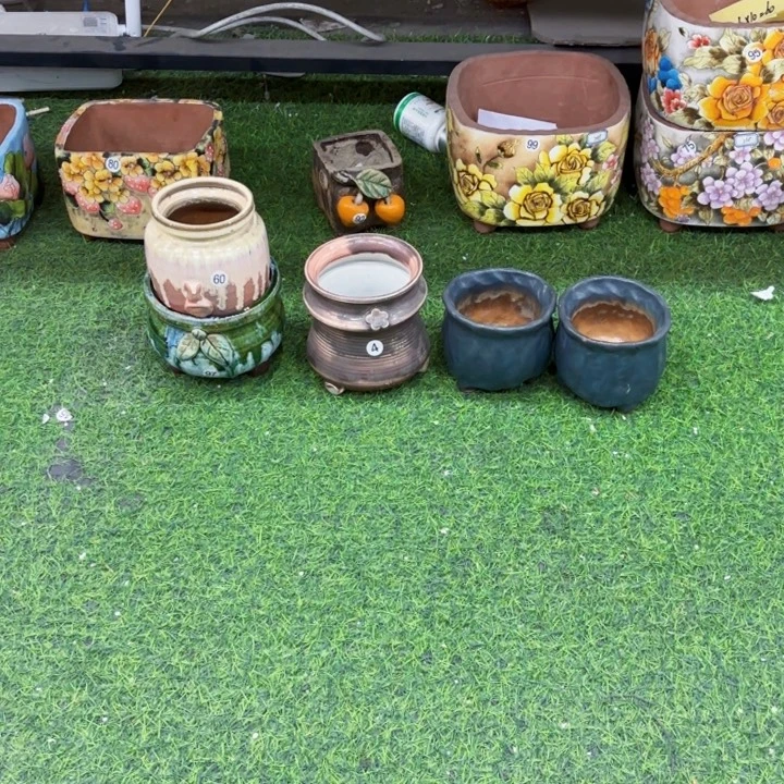 岁****微瑕的花盆一共5个