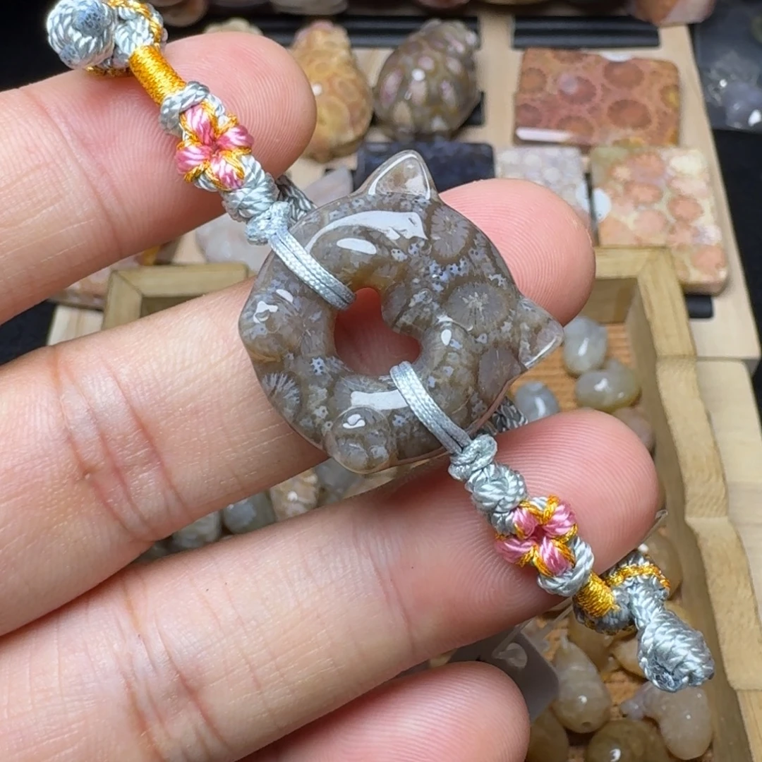 硅化玉未镶嵌纯天然色有机玉石保真色平安 符 虎
