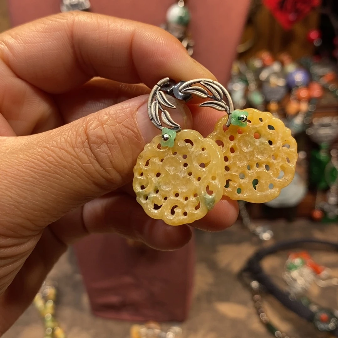 翡翠吊坠(赠链)未镶嵌