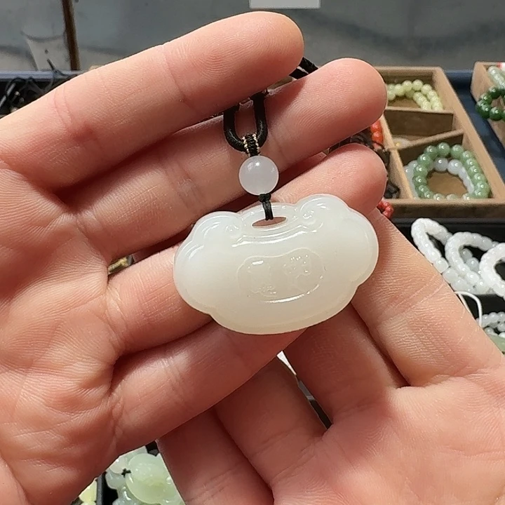 和田玉颈饰未镶嵌