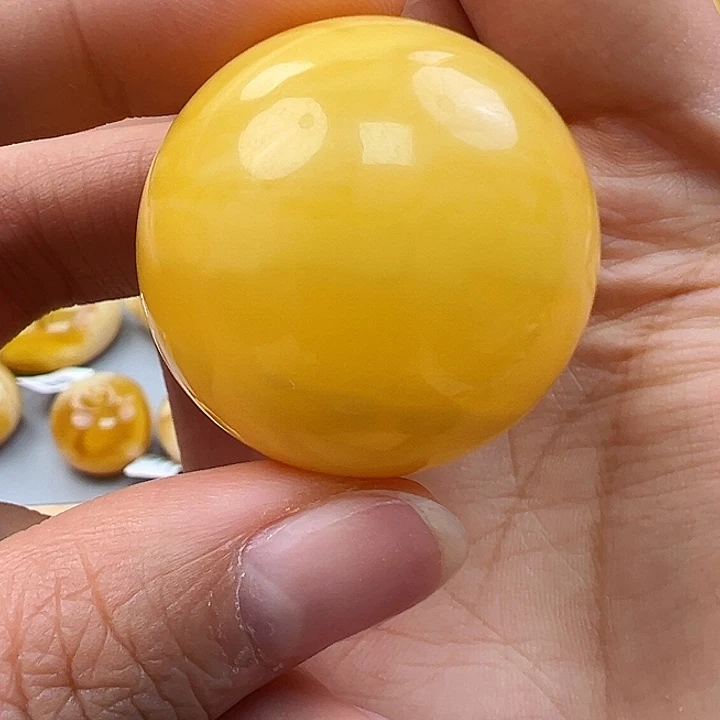 蜜蜡未镶嵌珠宝奇石