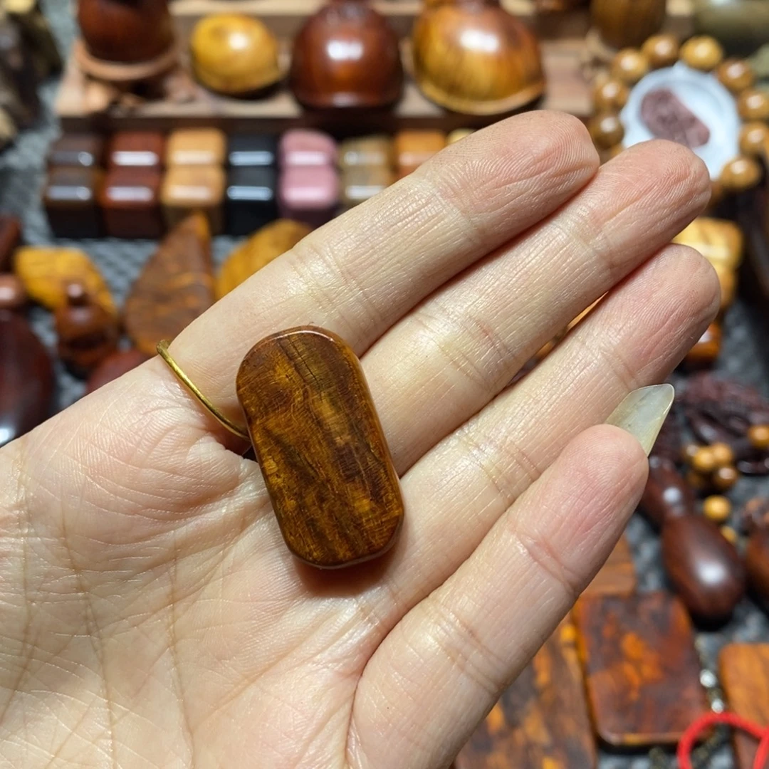 芋***萄黄花梨/降香黄檀木