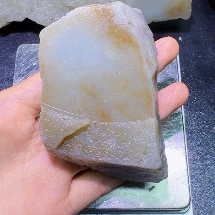 未镶嵌和田玉（糖玉）珠宝半成品