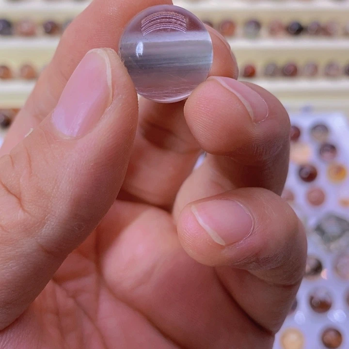 陌***人颈饰未镶嵌水晶蓝兔毛珠17.6mm