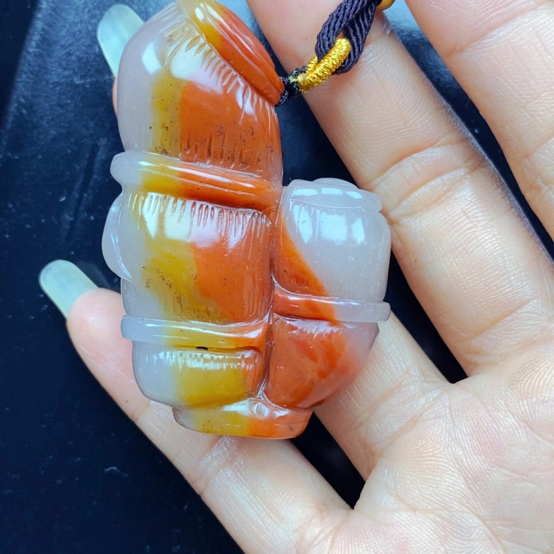 石英质玉（黄龙玉）未镶嵌吊坠(不含链)