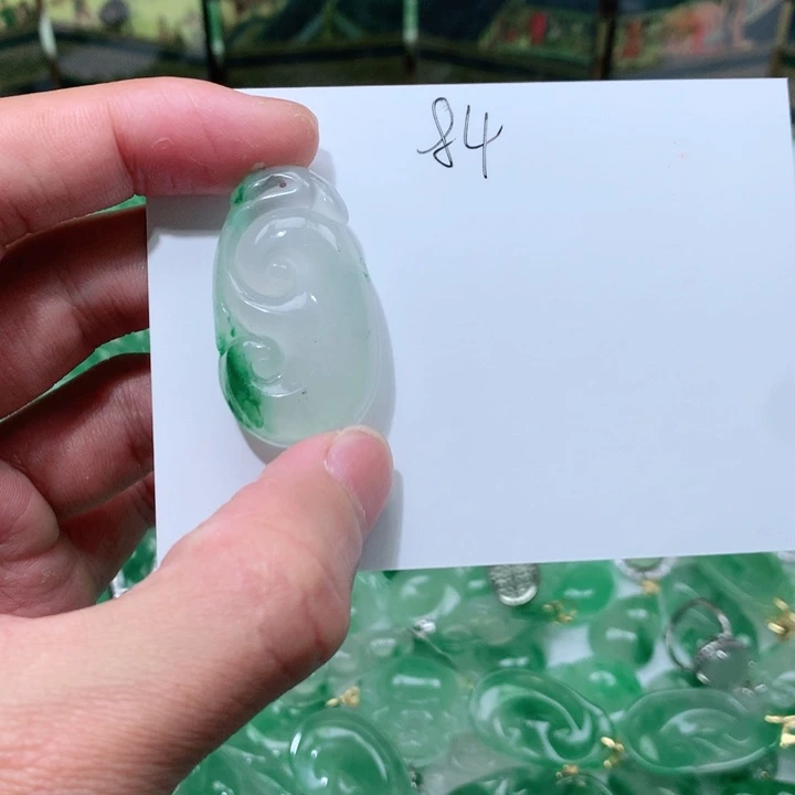 石英质玉颈饰未镶嵌