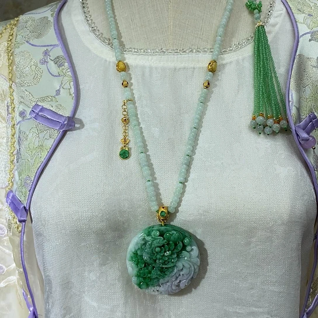 翡翠未镶嵌颈饰吊坠