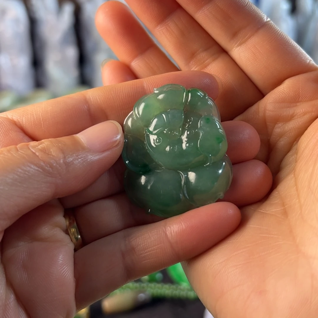 翡翠未镶嵌颈饰天然翡翠挂件