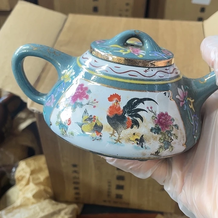 紫砂茶壶原矿泥料纯手工制作的一把紫砂壶。