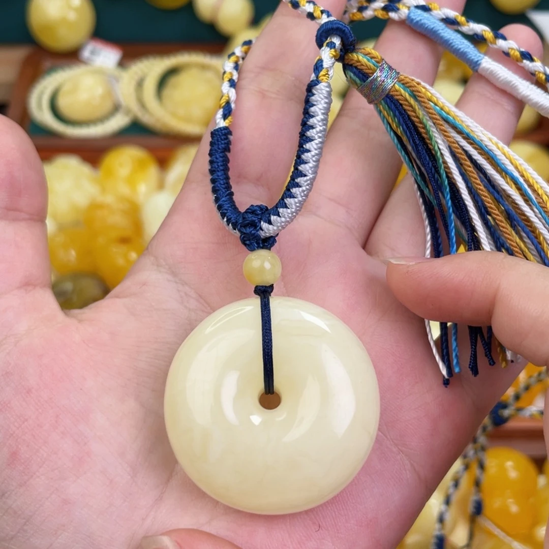 未镶嵌吊坠(赠链)蜜蜡