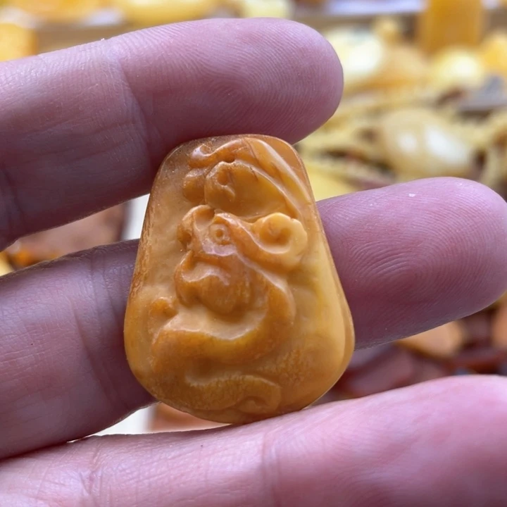 蜜蜡手串未镶嵌吊坠