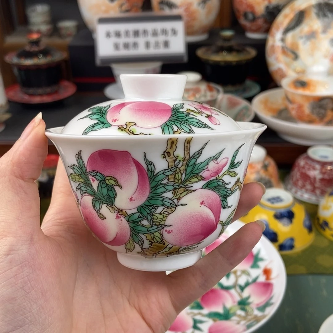 陶瓷的设计师是一个人