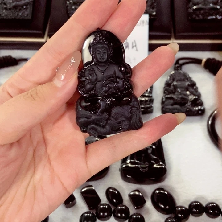 身***道翡翠未镶嵌颈饰翡翠