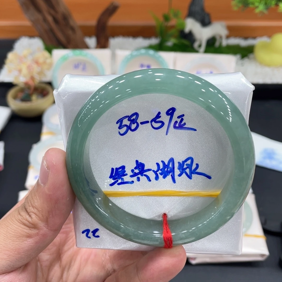 翡翠未镶嵌手镯缅甸翡翠