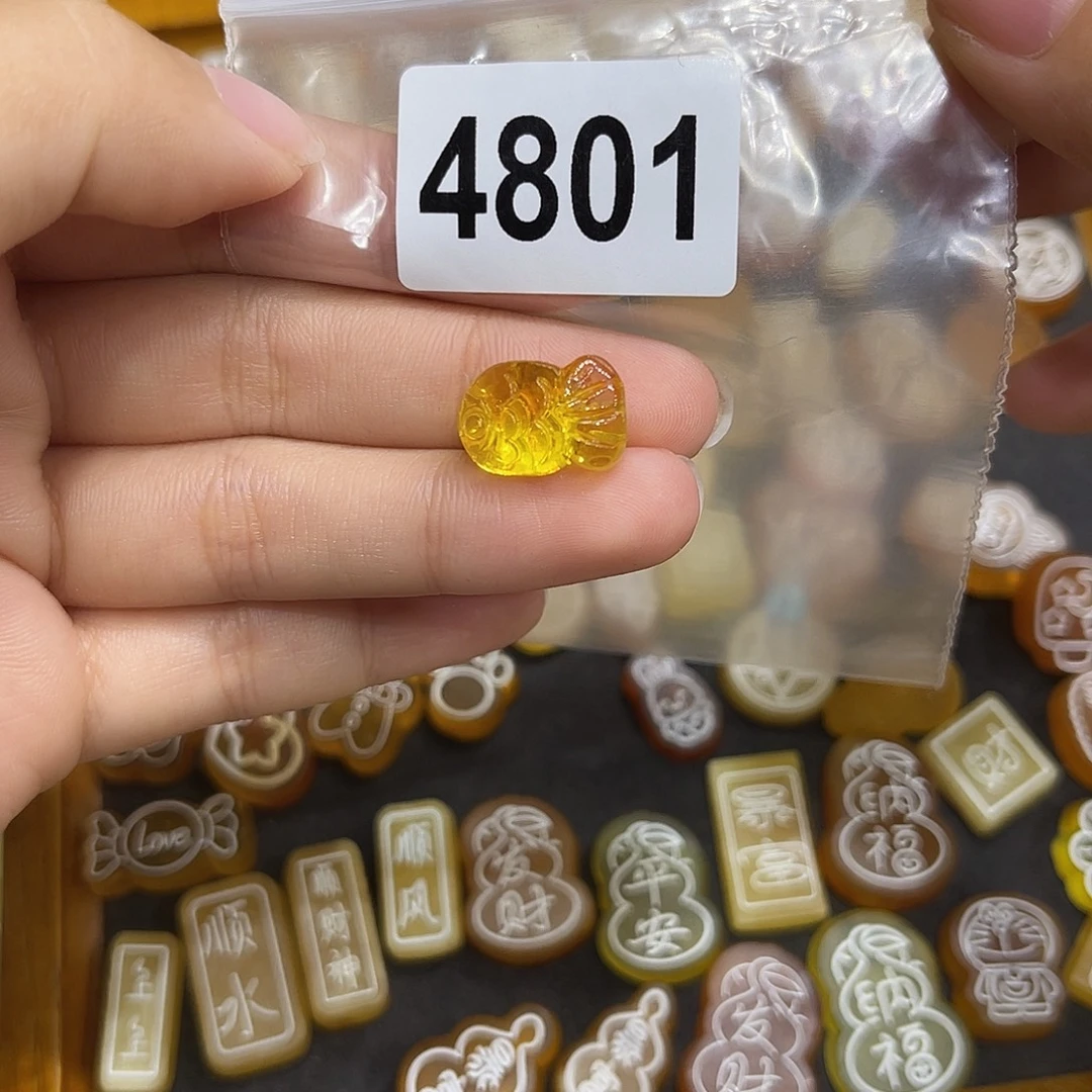 琥珀未镶嵌珠宝奇石