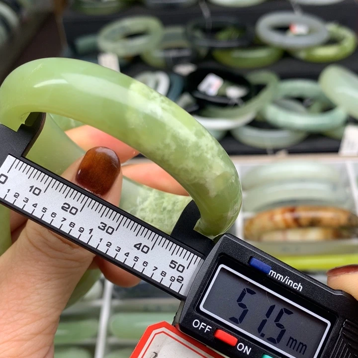 蛇纹石玉未镶嵌手镯711