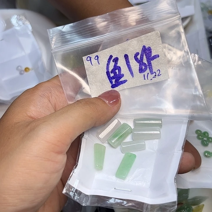鱼***鱼定制翡翠未镶嵌不