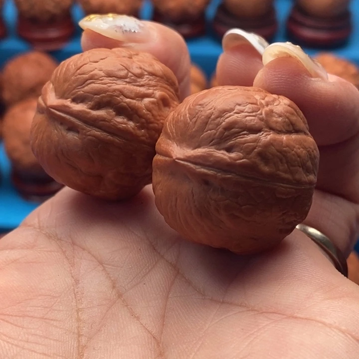 核桃精品文玩核桃手捻水晶青蛙