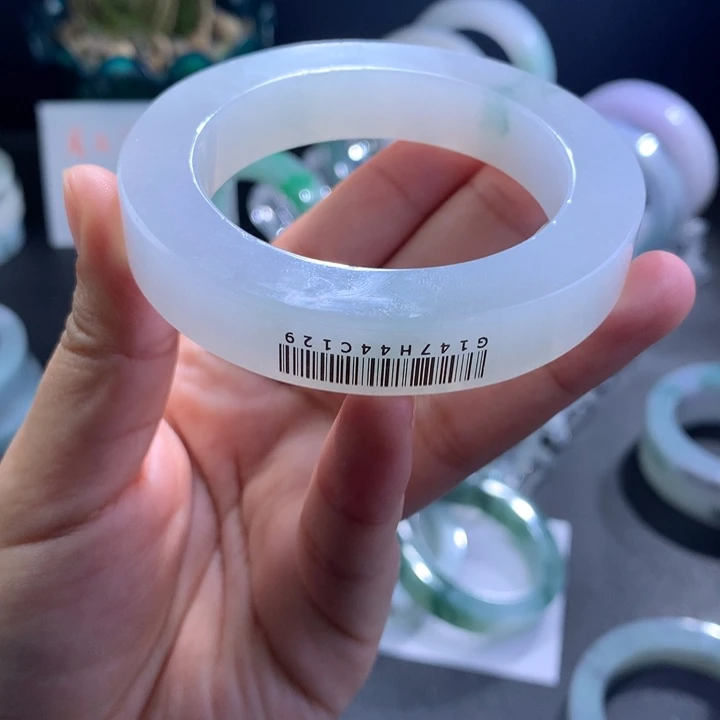 胡***闹定制翡翠未镶嵌天然缅甸翡翠手镯定制