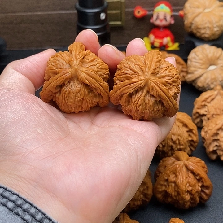 可***！文玩核桃把件白奔