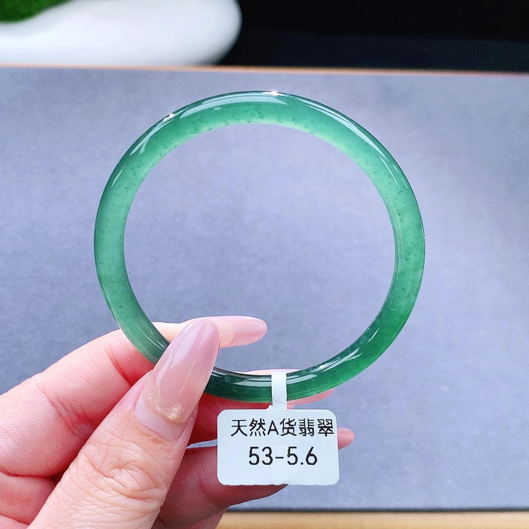 未镶嵌手镯（圆镯）翡翠