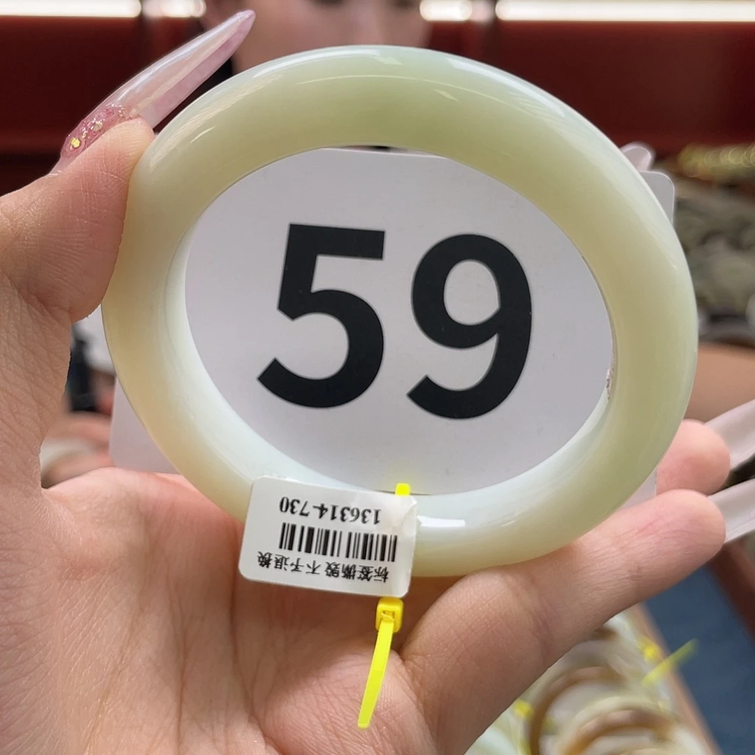 未镶嵌手镯和田玉新疆料超细料！带微翠！