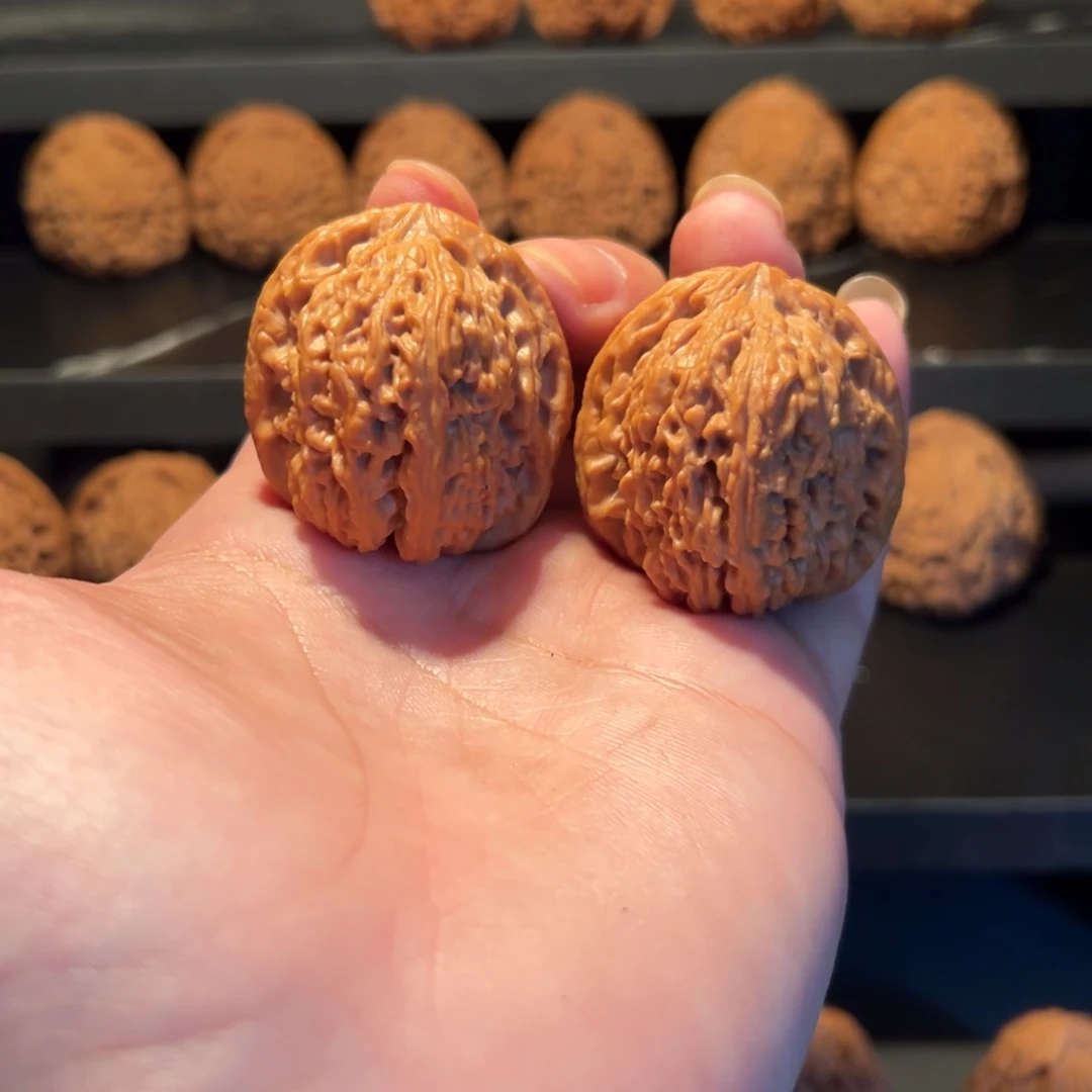 文玩核桃把件38球体拉丝凹底南疆石（全品