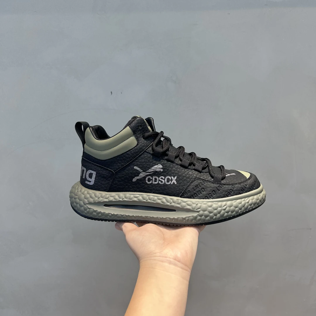 秋冬季新款高帮系带舒适百搭透气轻便软底男士运动休闲潮鞋男鞋