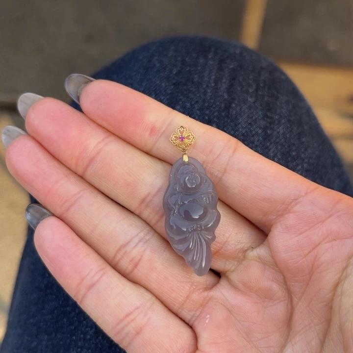 芳***子和田玉18K金镶嵌颈饰