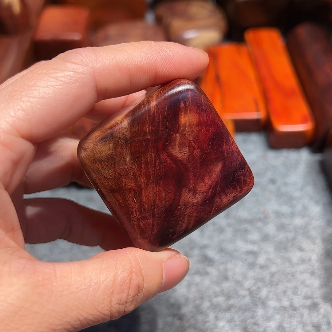 以***眼染料紫檀（血檀）赞比亚