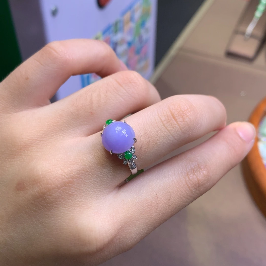 翡翠18K金镶嵌颈饰翡翠