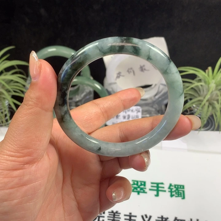 翡翠未镶嵌手镯19