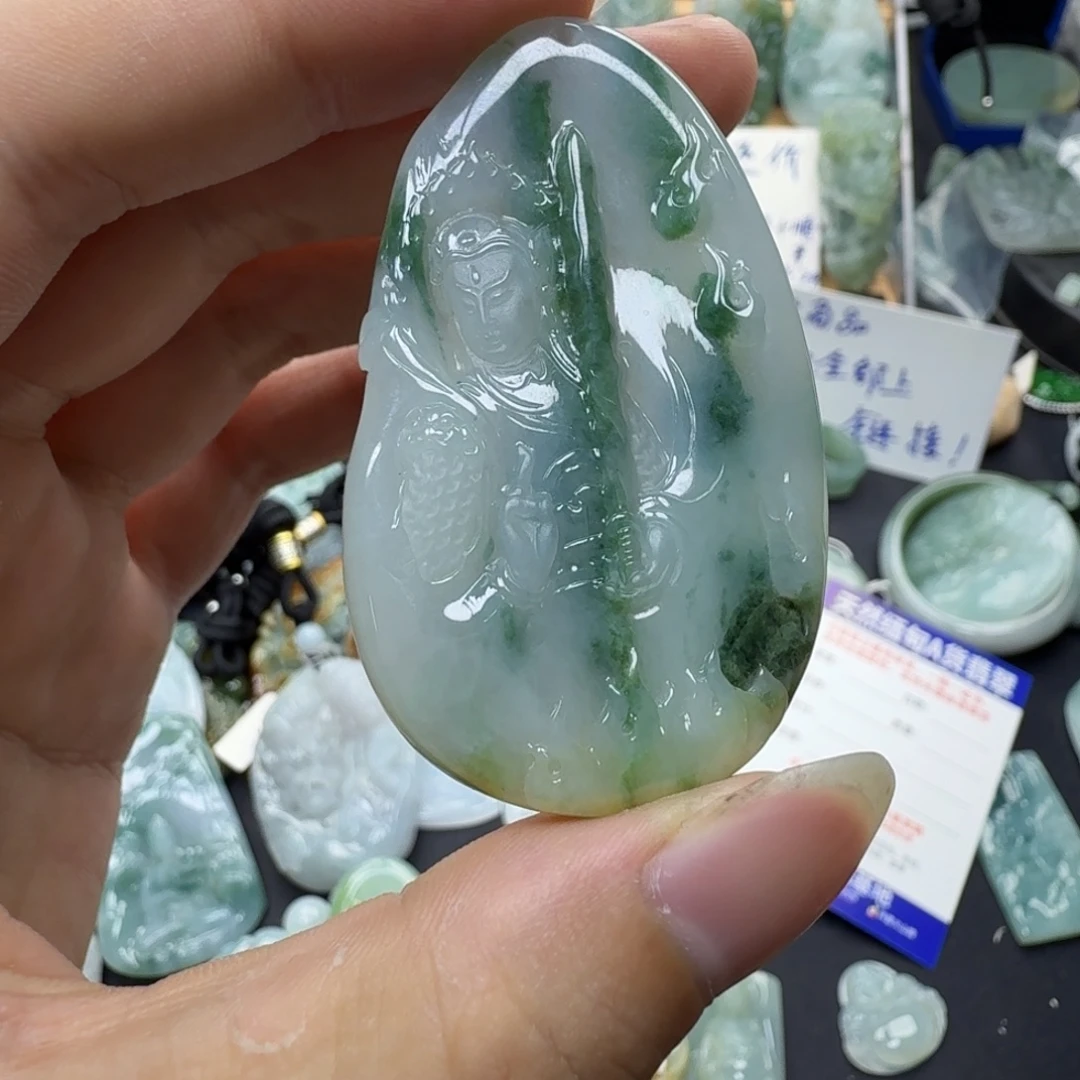 沐***生翡翠未镶嵌颈饰缅甸a货翡翠