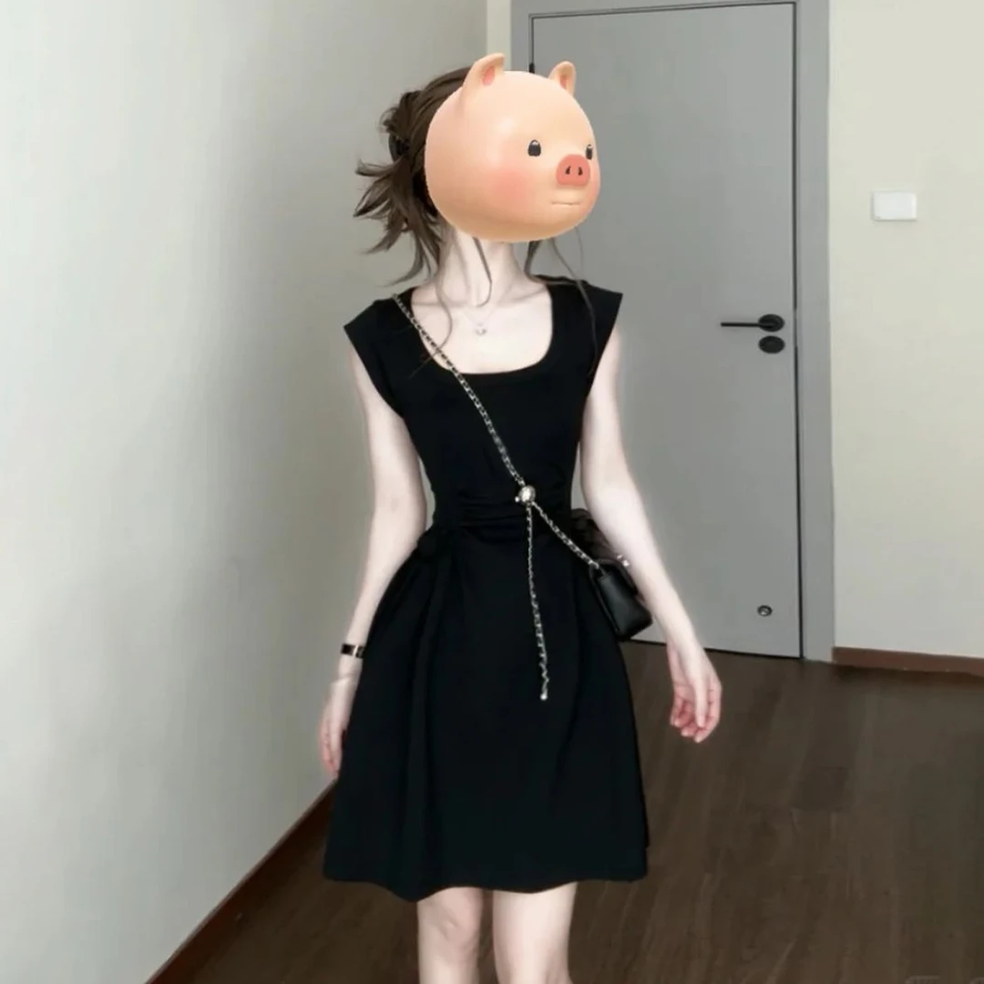 2025夏季新款法式高级感气质大U领无袖背心连衣裙掐腰显瘦小裙子