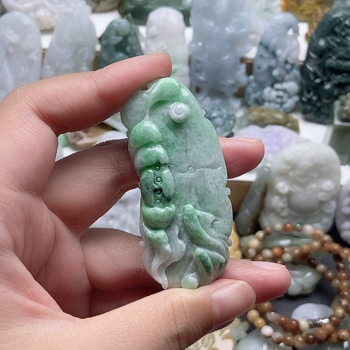 翡翠未镶嵌颈饰翡翠