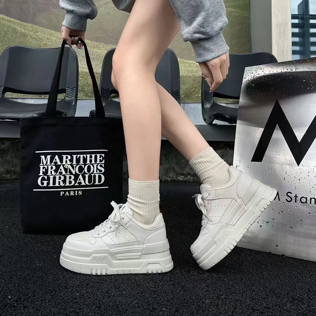 【高定】冬季加绒休闲厚底小白鞋软显脚小爆款面包松糕板鞋女22085