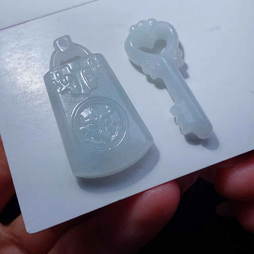 定制翡翠未镶嵌一套王炸天生一对