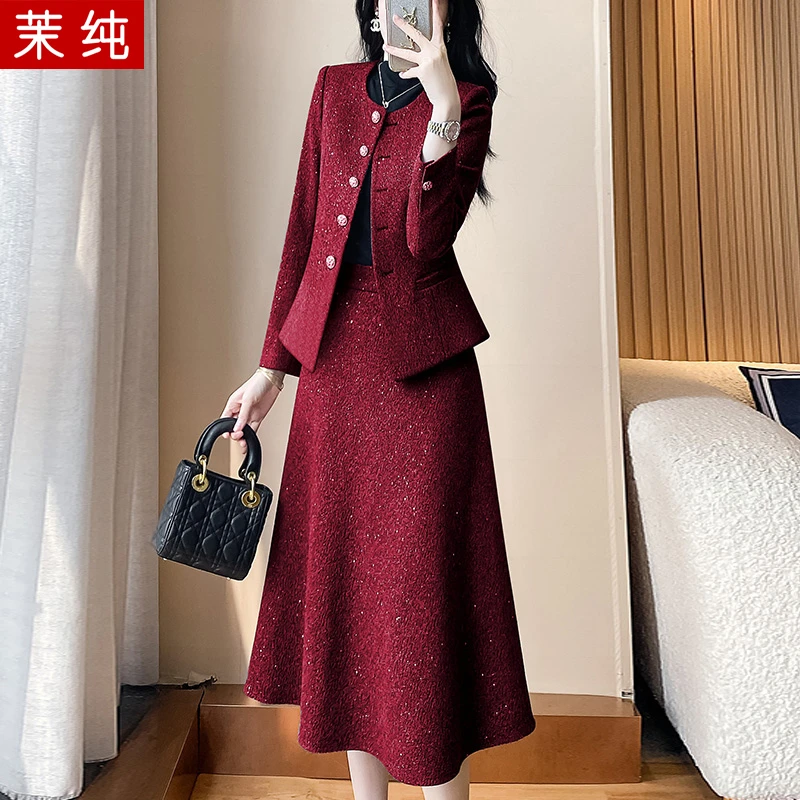 西装外套女红色排扣小西服裙子高级感小香风轻职场正装工作服套裙