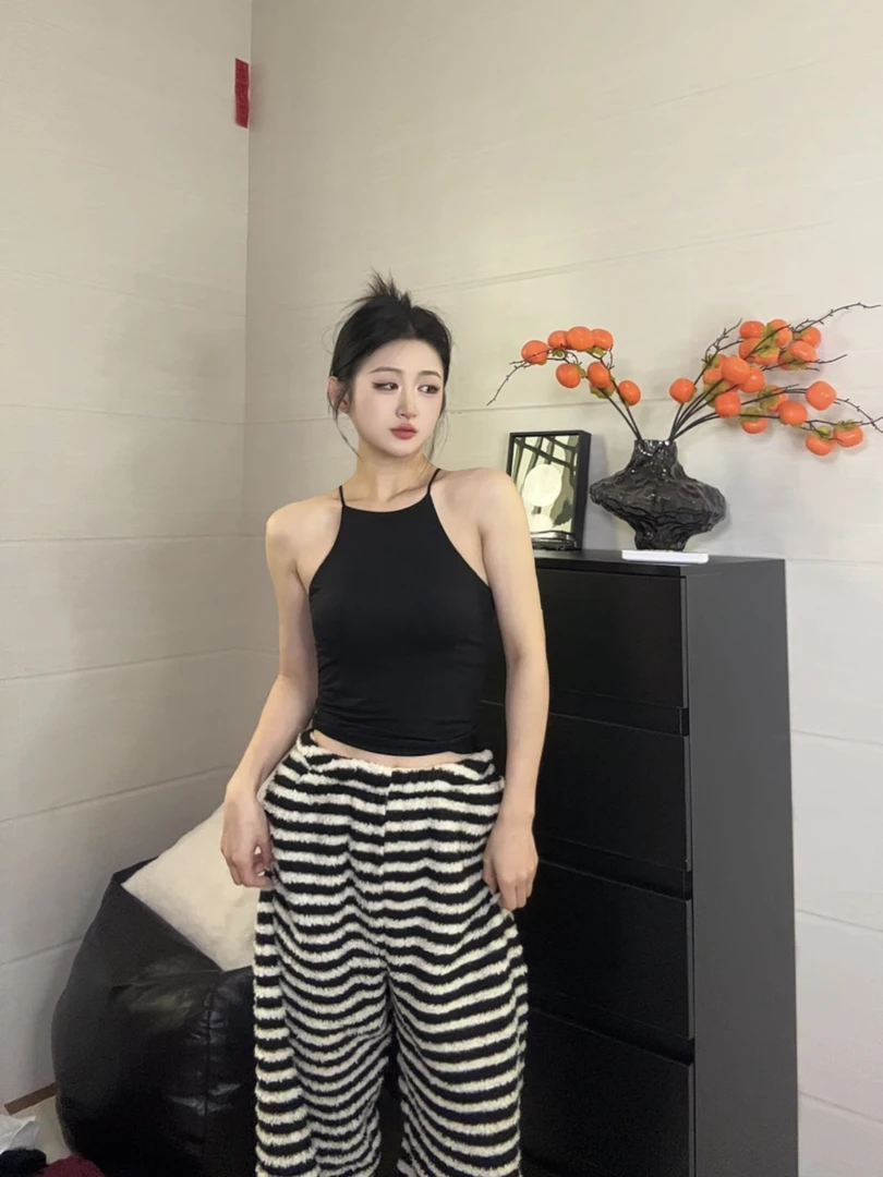 708莫代尔纯欲风细带背心（带杯垫）修身显瘦纯色辣妹时尚气质吊带