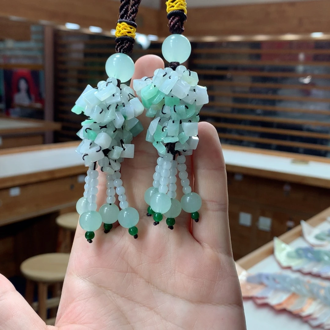 翡翠挂件未镶嵌多样性发一