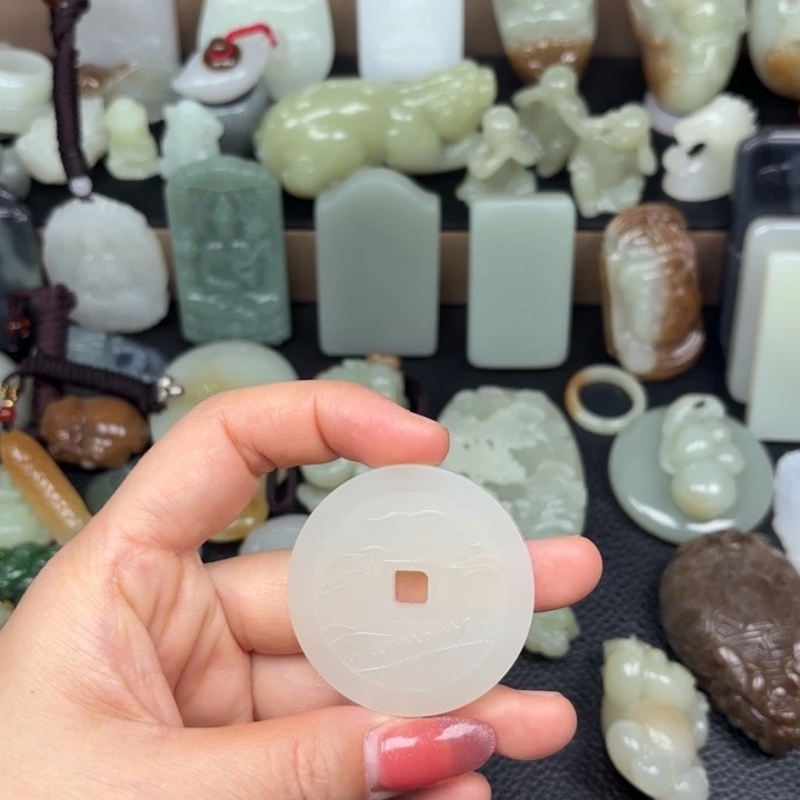 颈饰未镶嵌和田玉