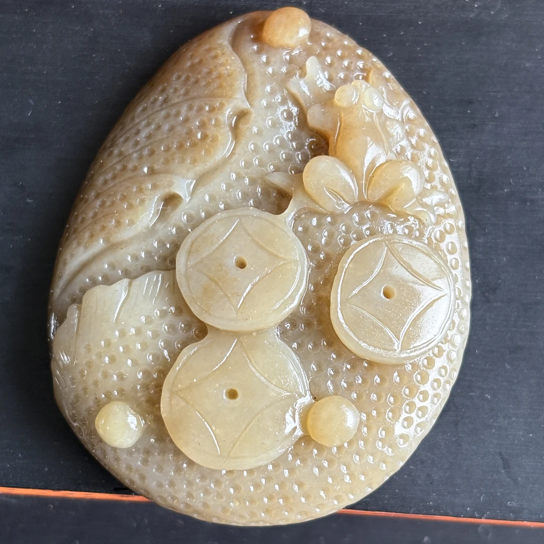 天然和田玉纯手工精雕瓜瓜来财手把件