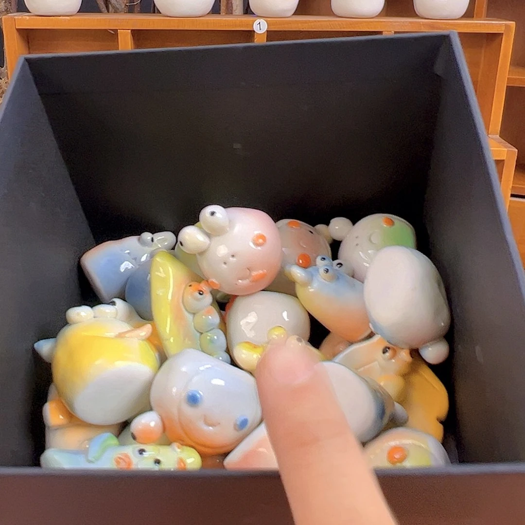 摆件纯手工陶瓷小摆件儿童节