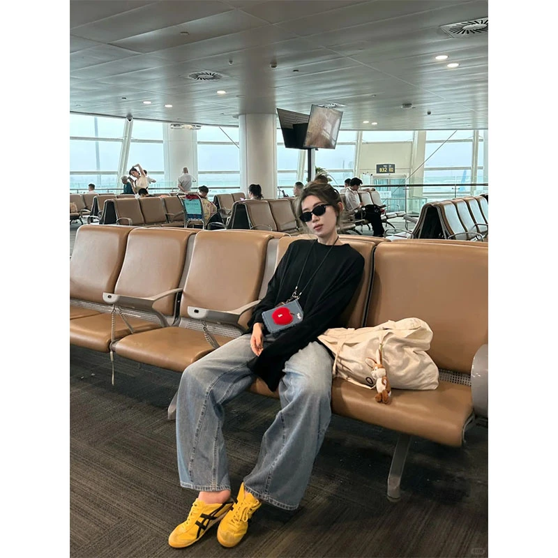 夏季简约时尚慵懒风出行休闲百搭圆领黑色长袖上衣高腰牛仔裤套装