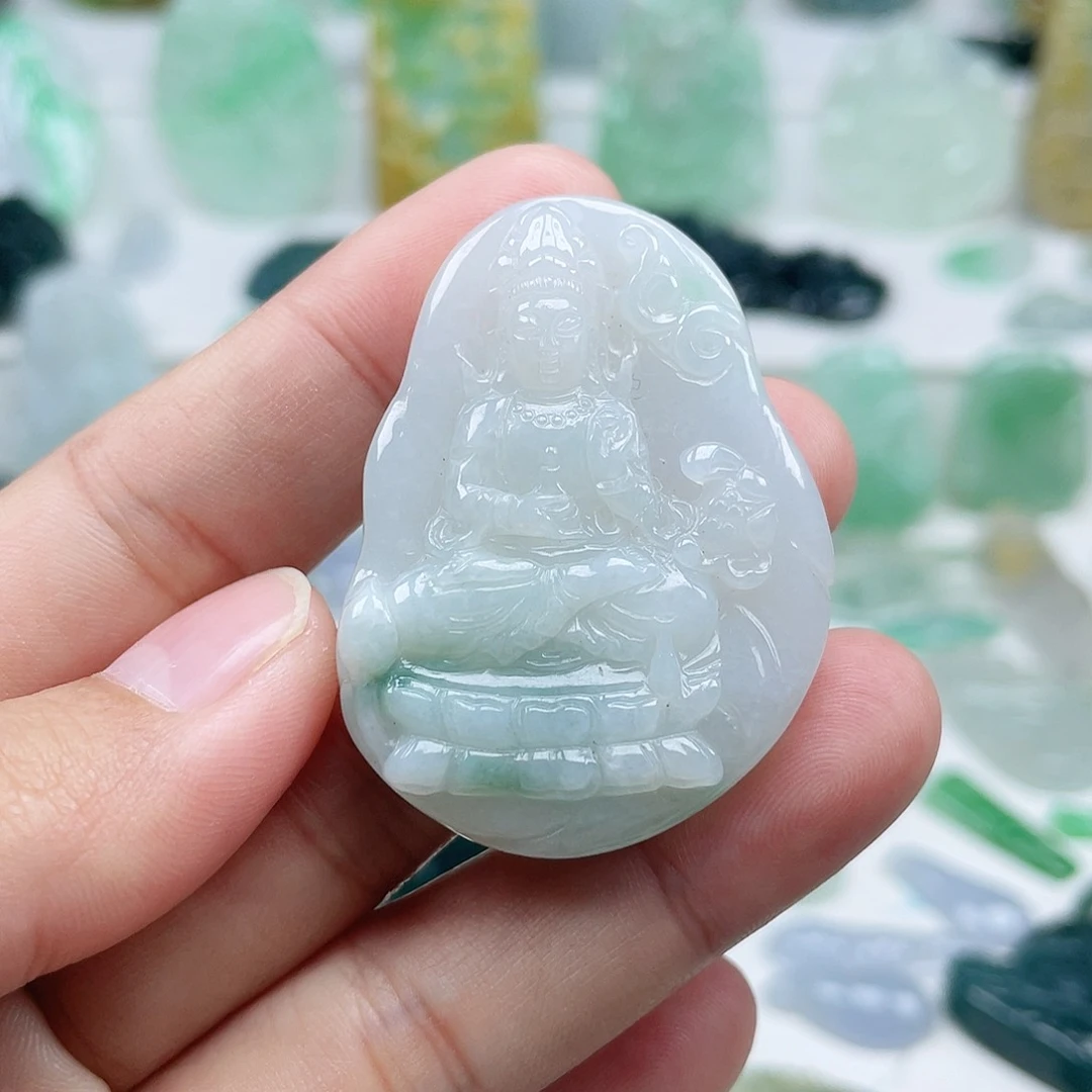 翡翠颈饰未镶嵌大势至