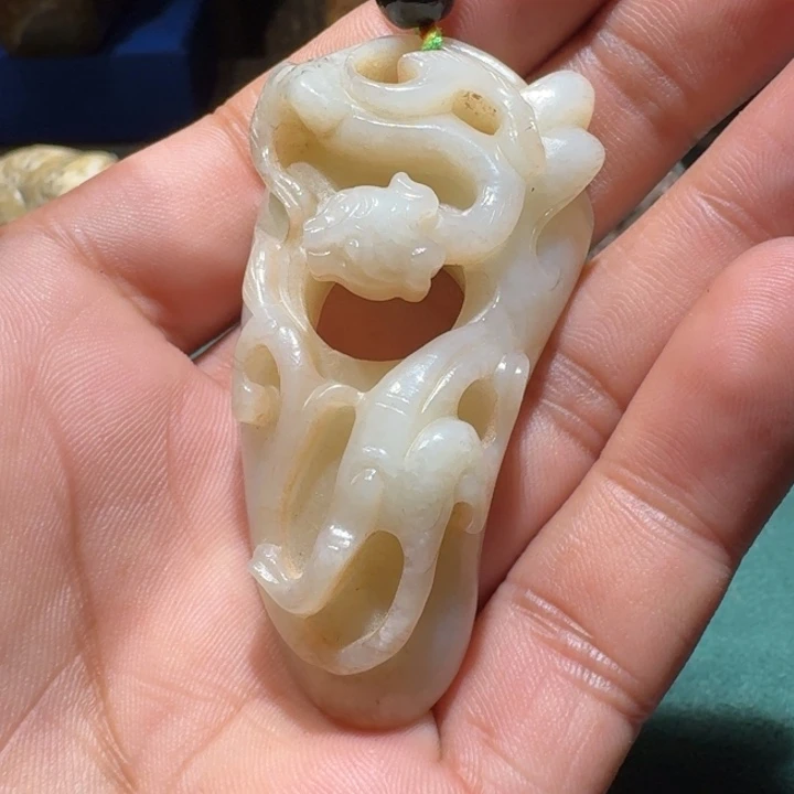 和田玉（糖玉）颈饰未镶嵌不*楼