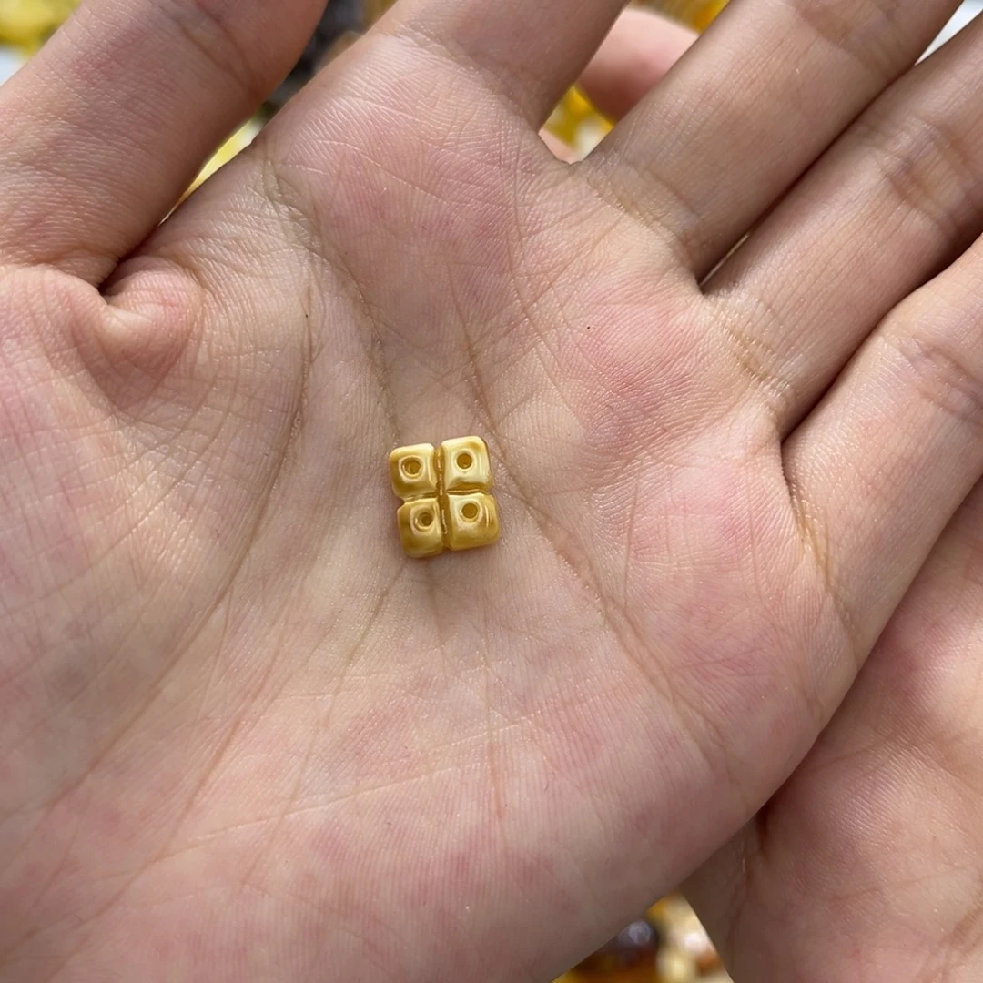 爱***己琥珀未镶嵌裸石天然琥珀