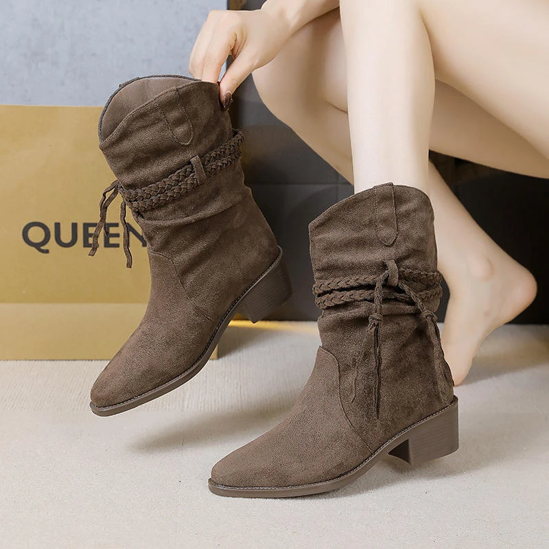 2025年秋冬新款复古风粗跟短靴尖头绒面堆堆靴流苏靴高跟时装靴女