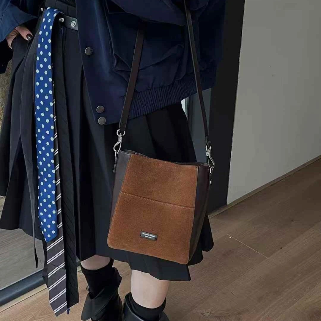 防盗拉链防脏百搭腋下扣式单肩包竖款肩包小包包单肩单根休闲真皮