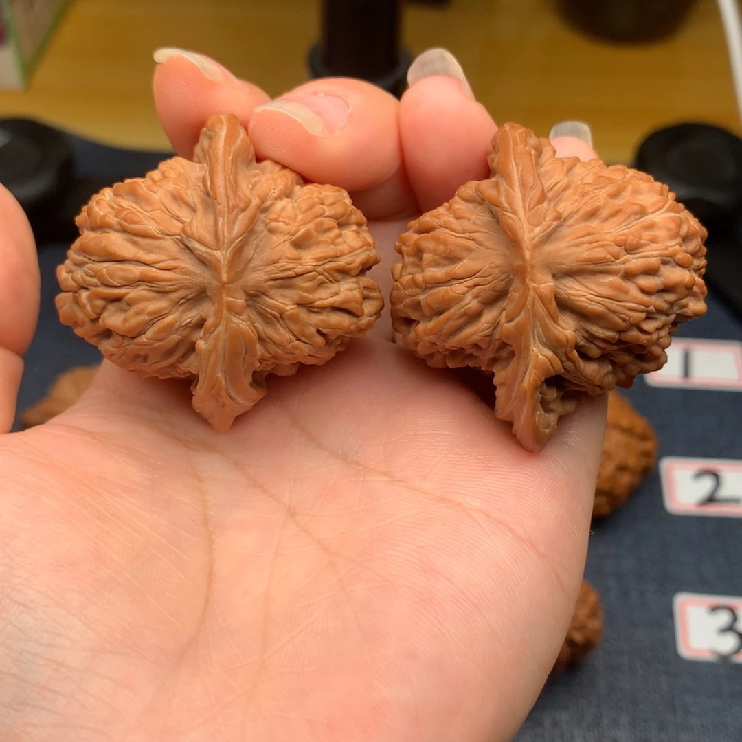 静***情文玩核桃把件44全四座楼犀牛